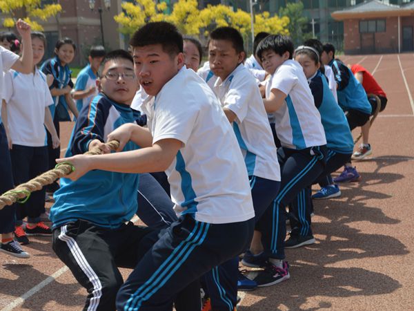 我运动 我快乐 --学校举办趣味运动会