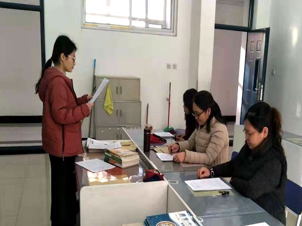 学校聋小学教育部开展教研活动